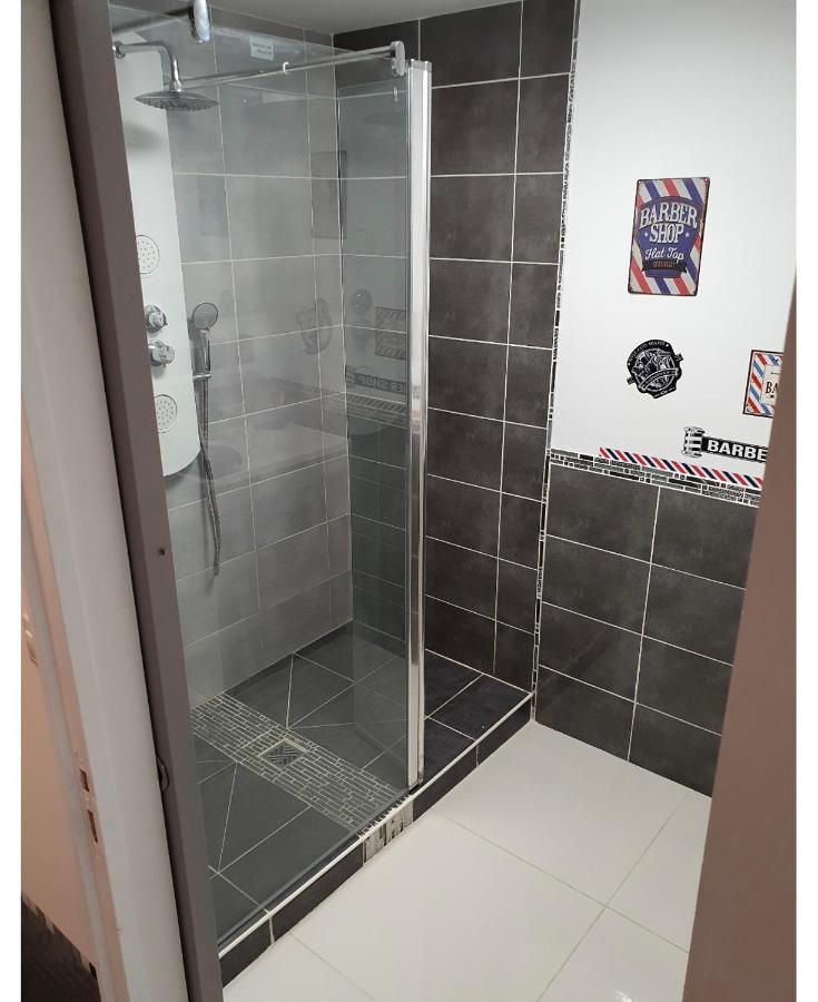 Hébergement de vacances Maison 2 Chambres, Terrasse, Proche De La N'2 *